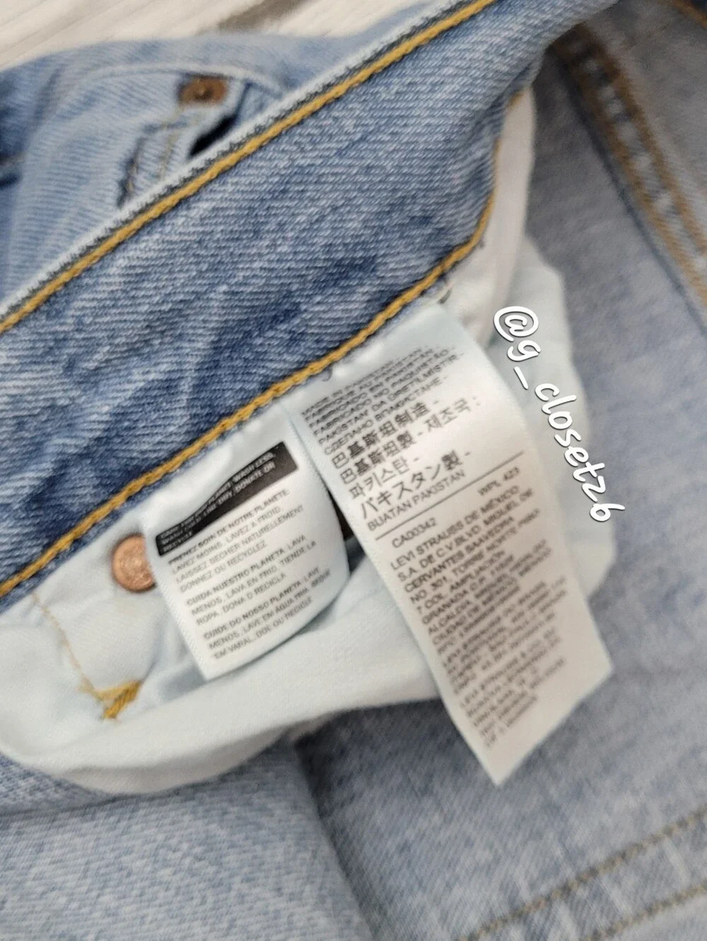 Vintage Button Fly XX Levi's 501® Men's Light Blue Denim Jeans